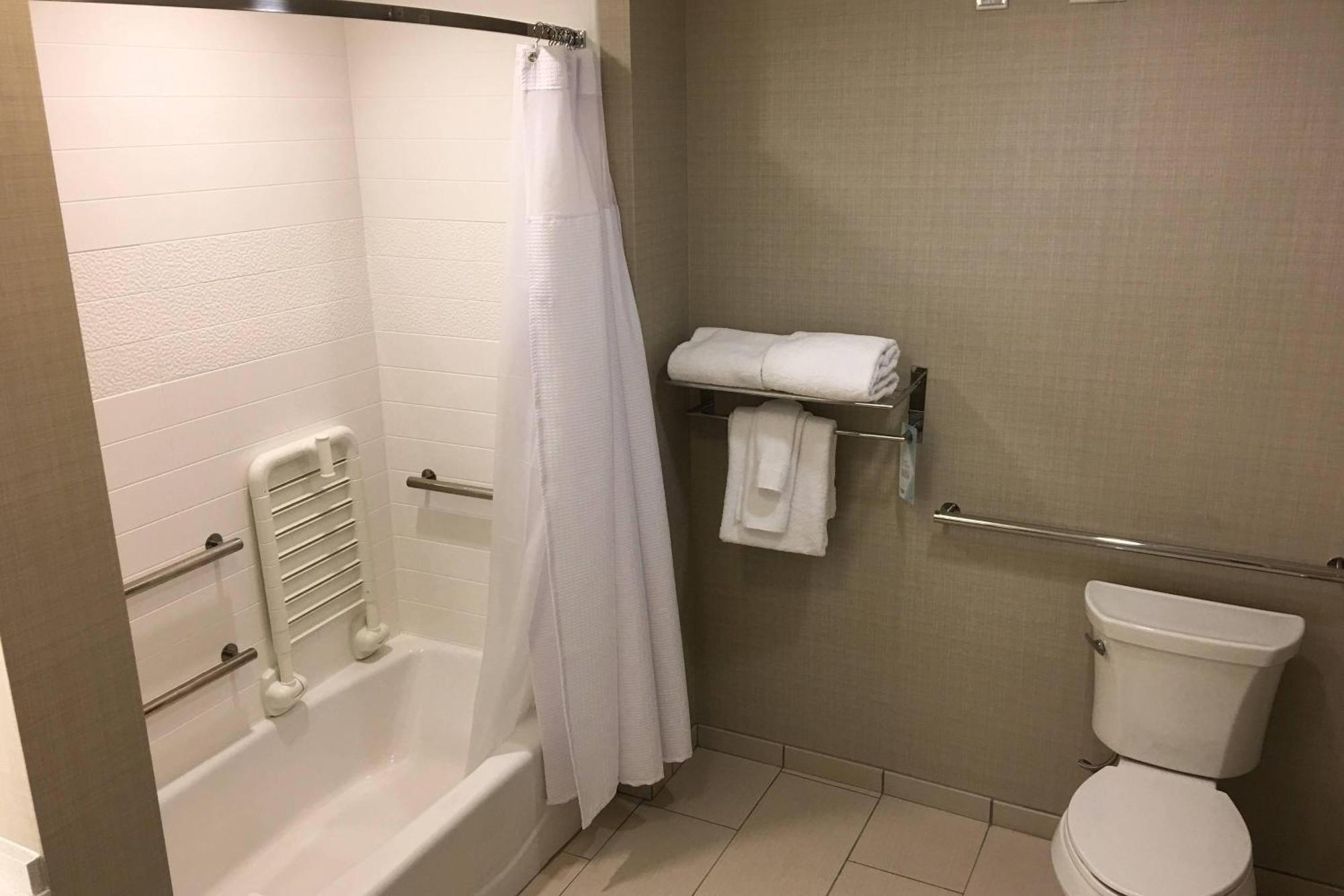 Fairfield & By Marriott Midtown Hotel Savannah